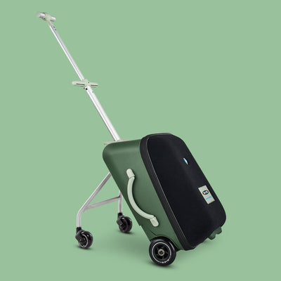 Removing the bag from the Luggage Eazy