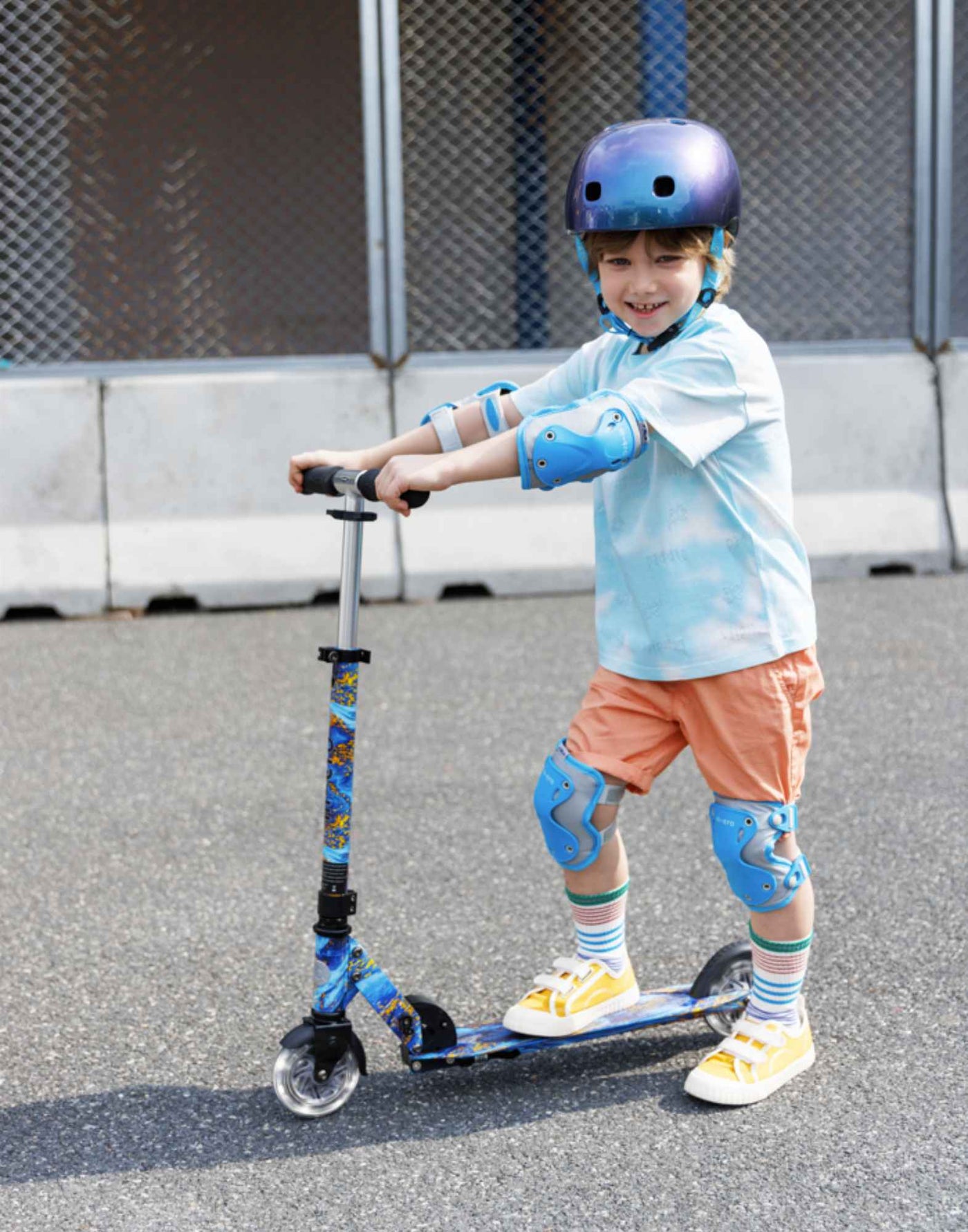 Micro Sprite Light Up Art Collection Scooter