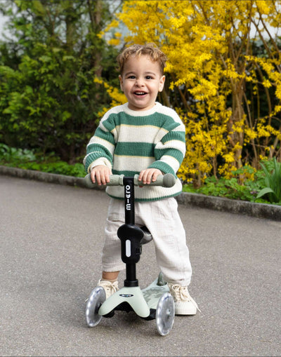 Micro Rock & Go Mini Deluxe LED 3 Wheel Scooter